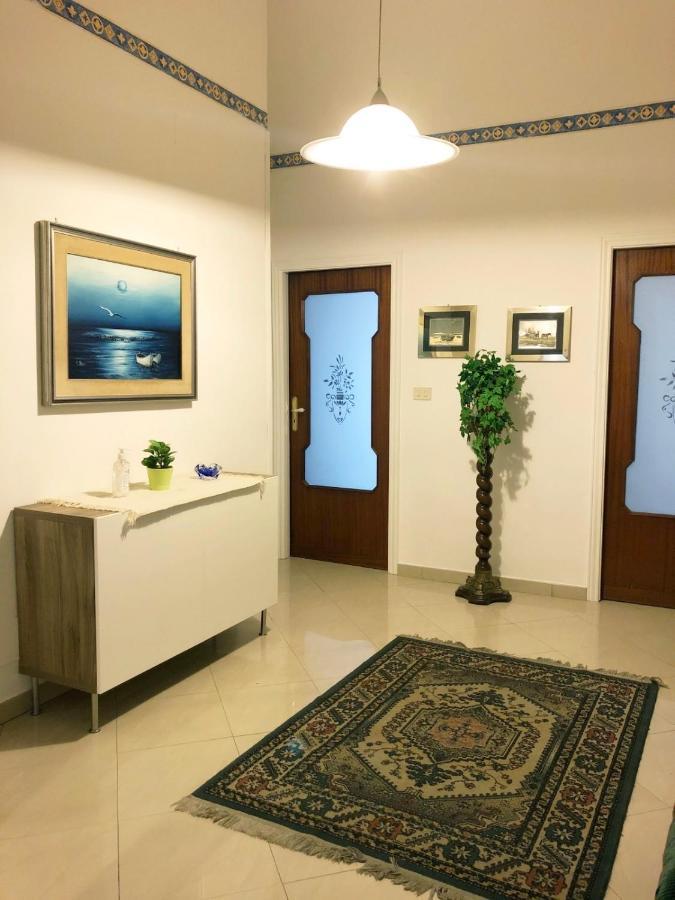 Apartment For 2 In Catania, B&B Le Voci Del Mercato Exterior foto