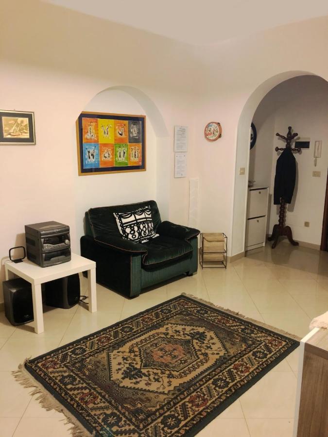 Apartment For 2 In Catania, B&B Le Voci Del Mercato Exterior foto