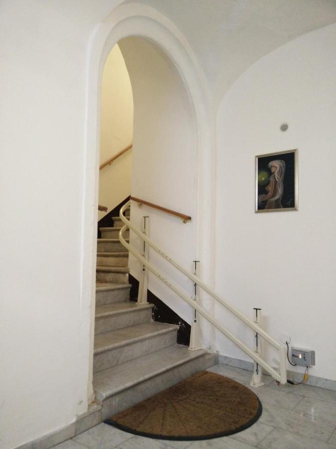 Apartment For 2 In Catania, B&B Le Voci Del Mercato Exterior foto